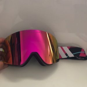 Ski goggles